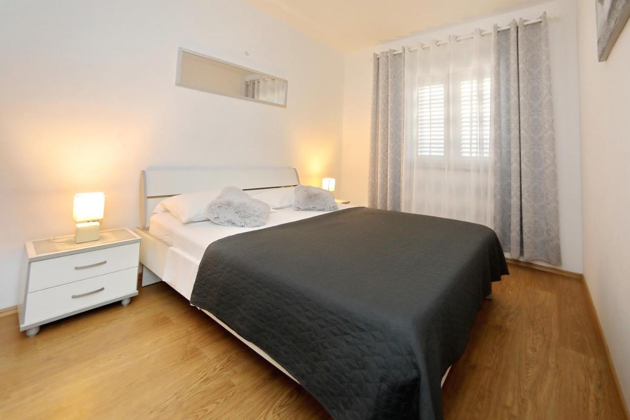 Apartments With A Parking Space Bibinje, Zadar - 14436 ภายนอก รูปภาพ